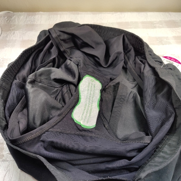 NWT Tummy Slimmer Discreet Control Panels Slim Your Midsection Women Short 22 W - Picture 4 of 10